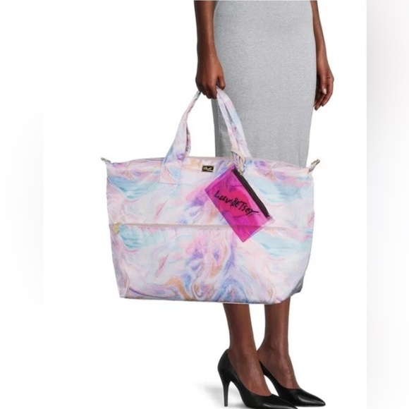 Luv Betsey Johnson Weekender Bag Marble Pink Swirls L Marly Logo New w/pouch - Picture 3 of 9